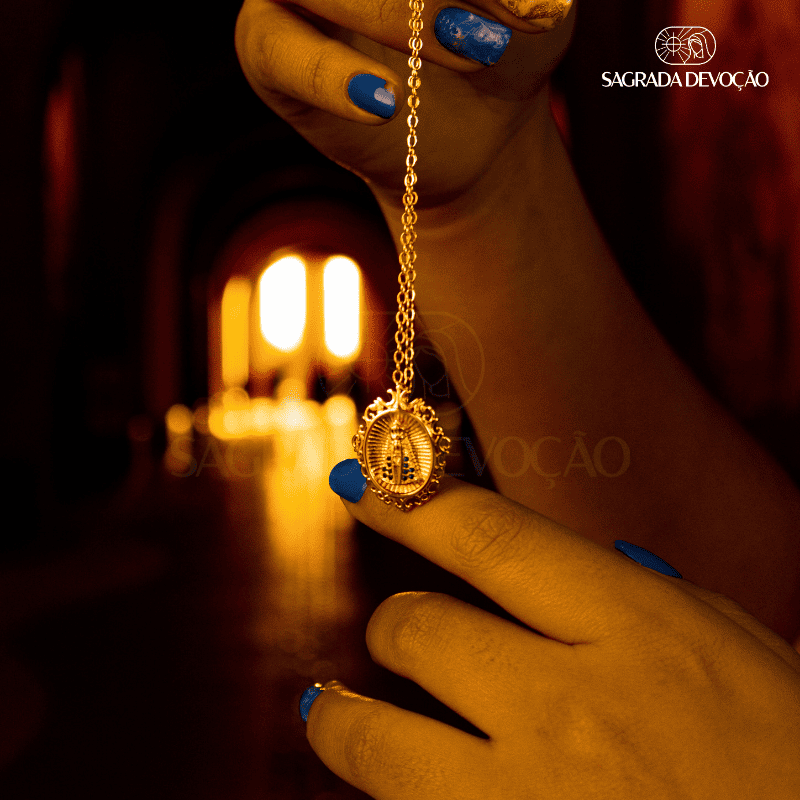 [COMPRE 1 LEVE 2] Colar Retrato Nossa Senhora Aparecida - Zircônia Premium Ouro 14K