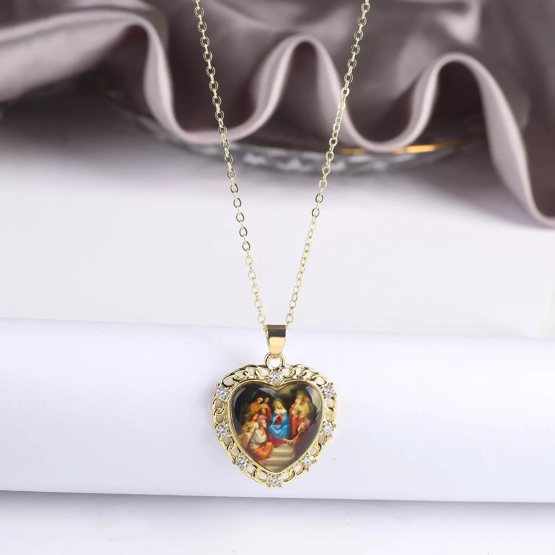 Colar Coração Maria Protetora e Intercessora Ouro 14K