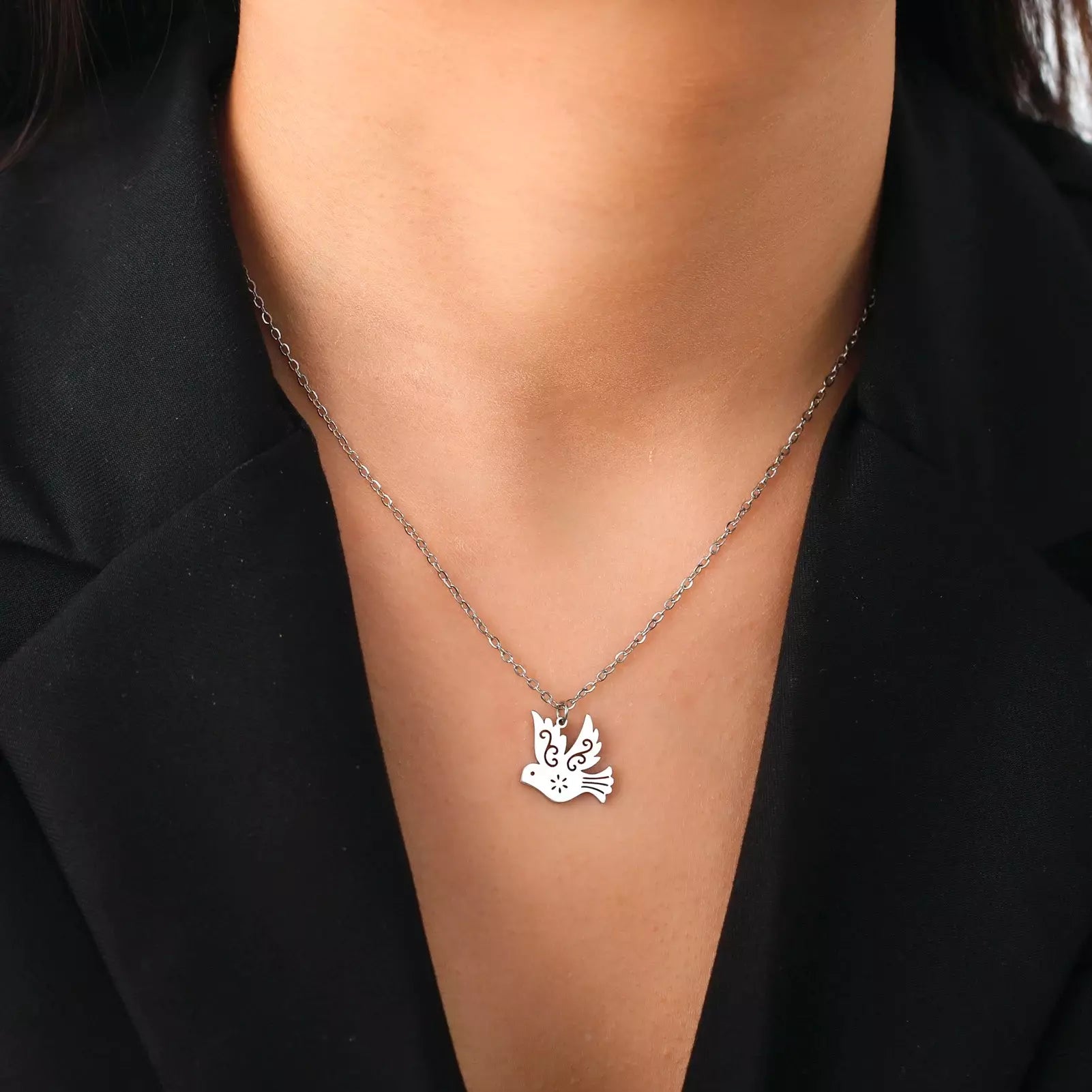 Colar Espirito Santo - Luxo em todos os Momentos