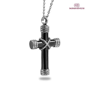 Colar Cruz com Corda Amarrada