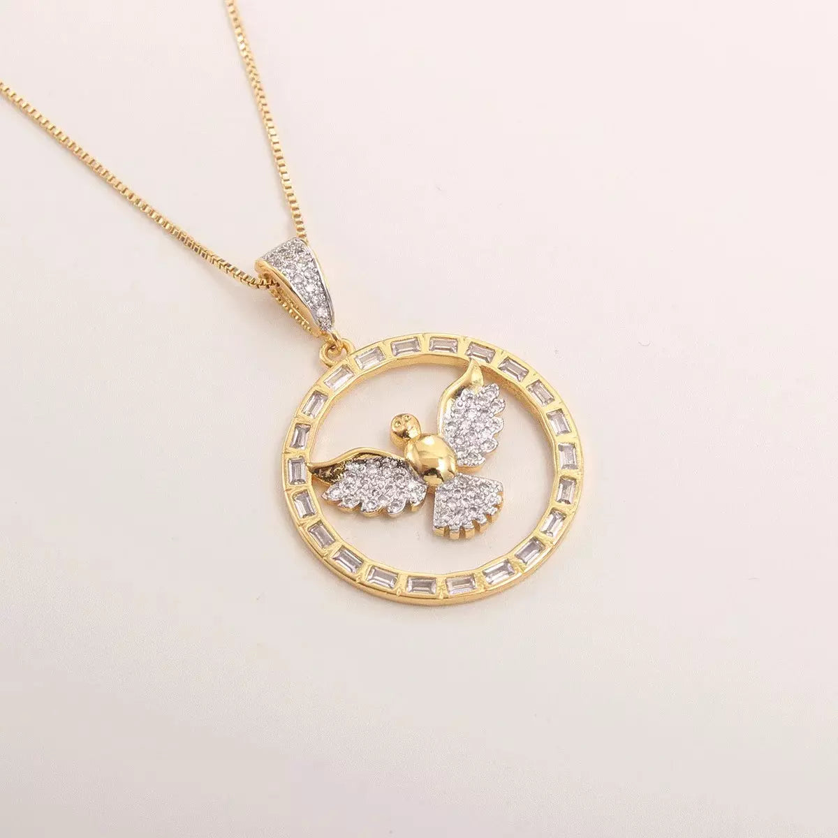 Colar Espirito Santo com Pedras Zircônia