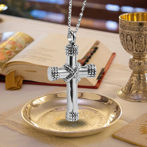 Colar Cruz com Corda Amarrada